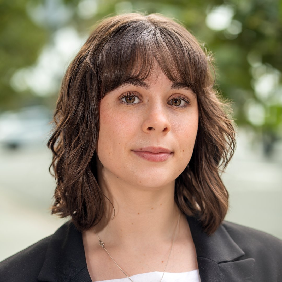 Isabel Bruett, Junior Consultant